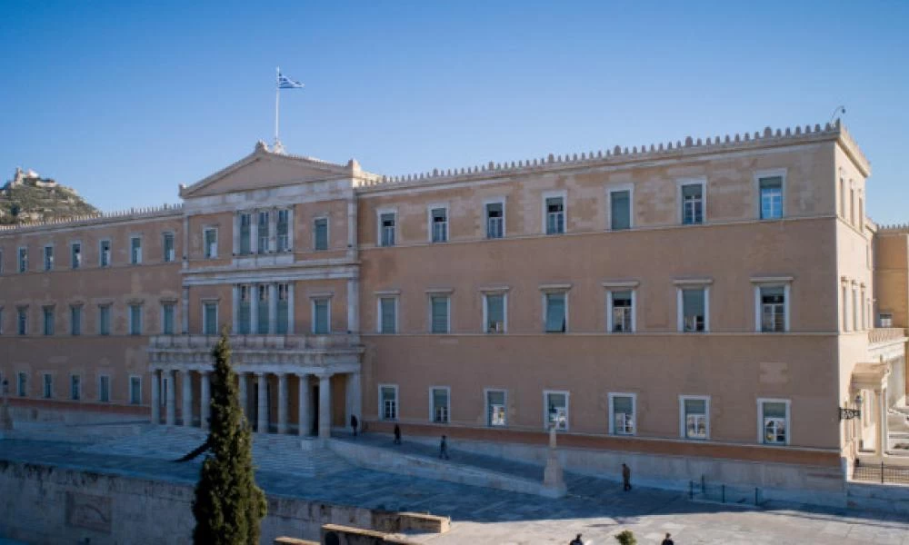 Στη Βουλή το νομοσχέδιο με τα μέτρα στήριξης των πυρόπληκτων-Η απαλλαγή από τον ΕΝΦΙΑ